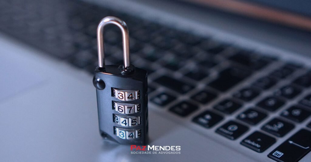 Furto qualificado com abuso de confiança: entenda o que é e suas penalidades Furto Qualificado com Abuso de Confiança: O Que É e suas Penalidades