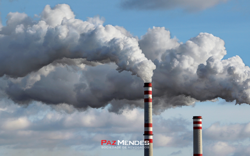 Quais atividades econômicas estão ligadas à poluição ambiental e ao uso de recursos naturais